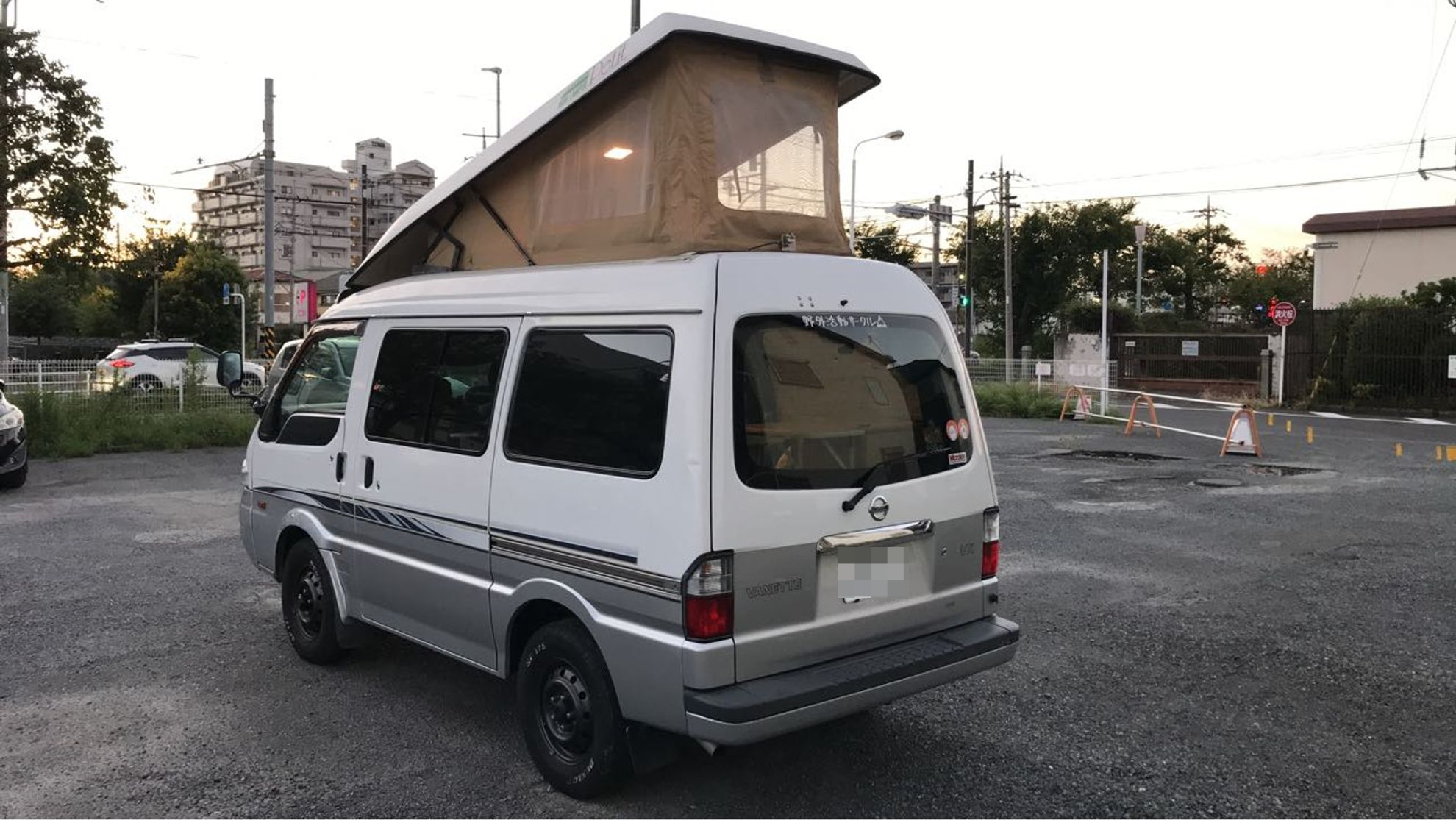 外装左後方