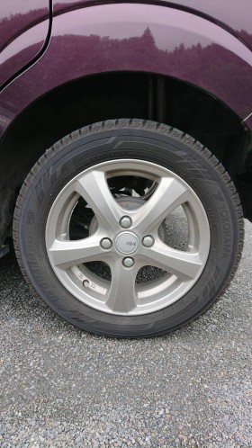 タイヤホイール前