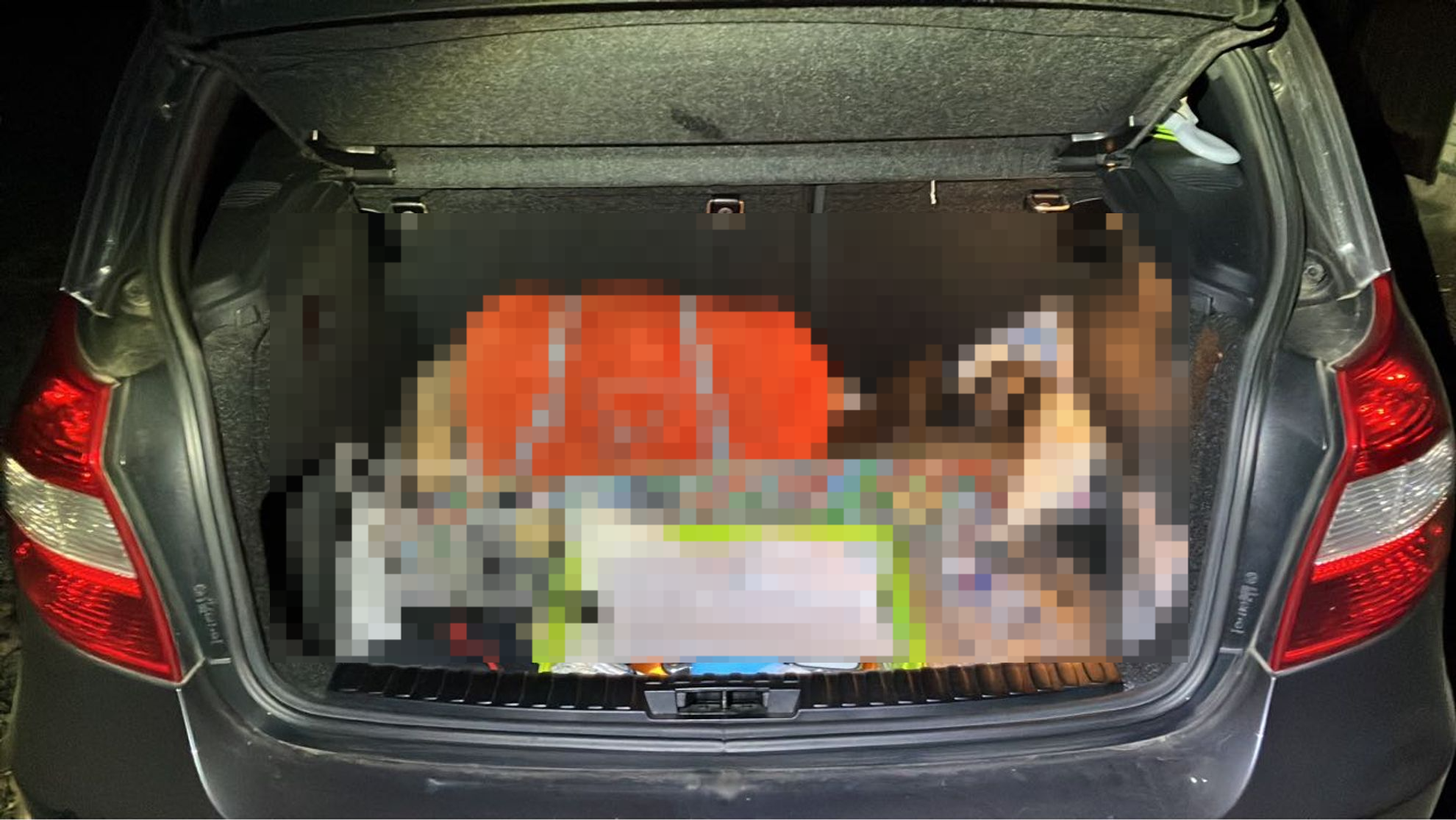 内装トランク