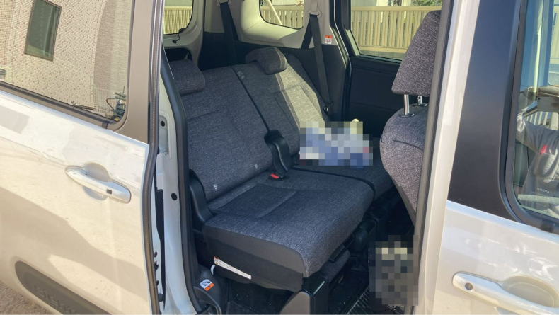 内装後方シート