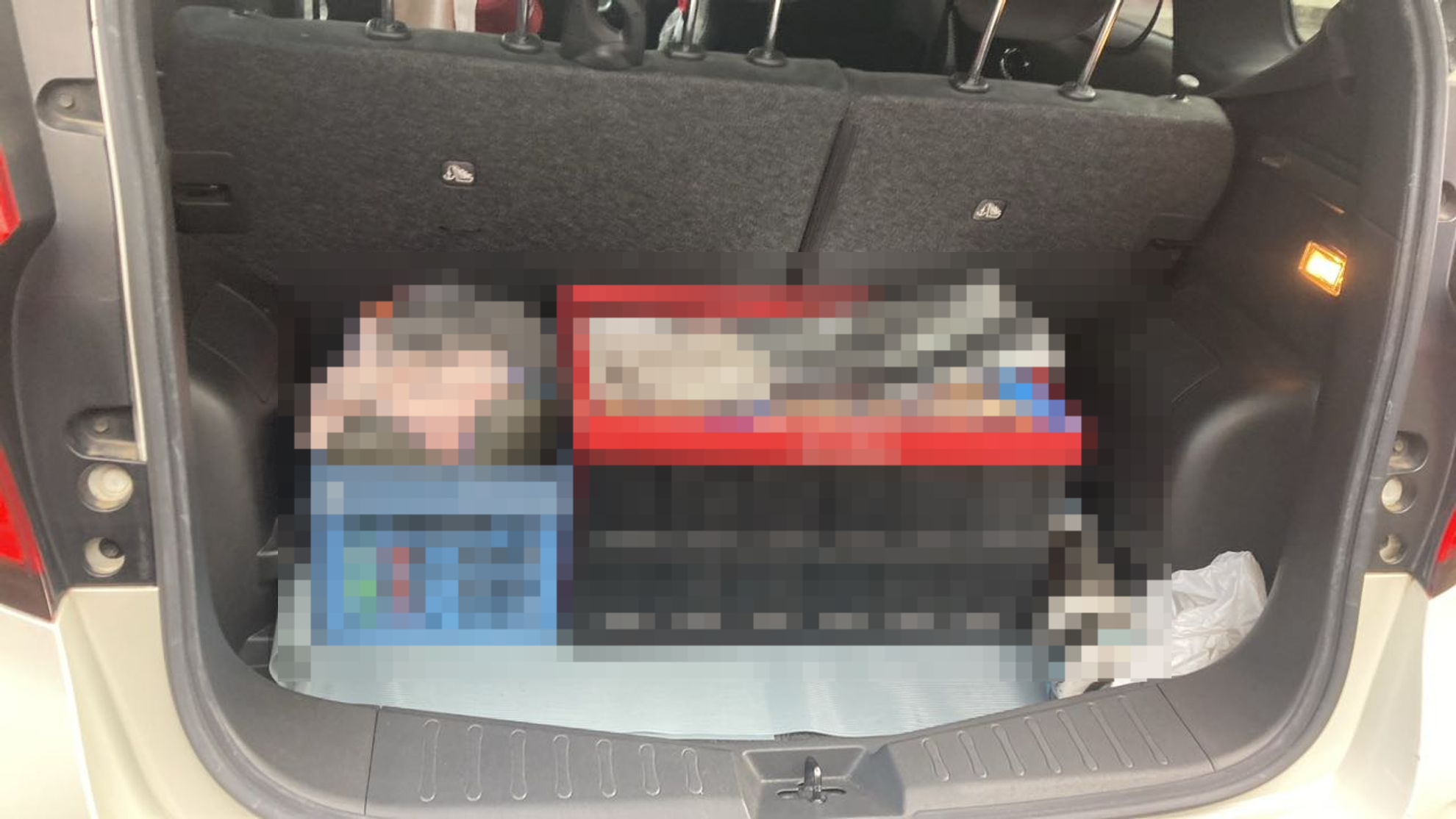 内装トランク