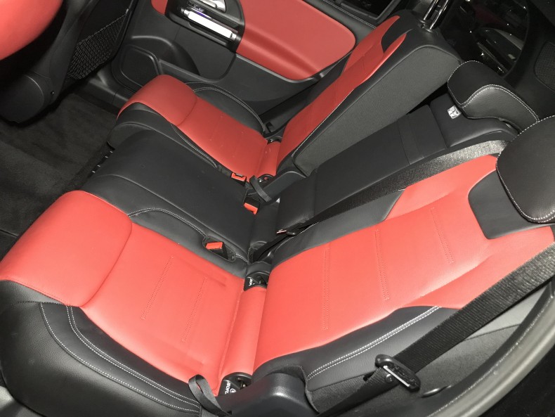 内装後方シート