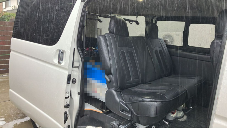 内装後方シート