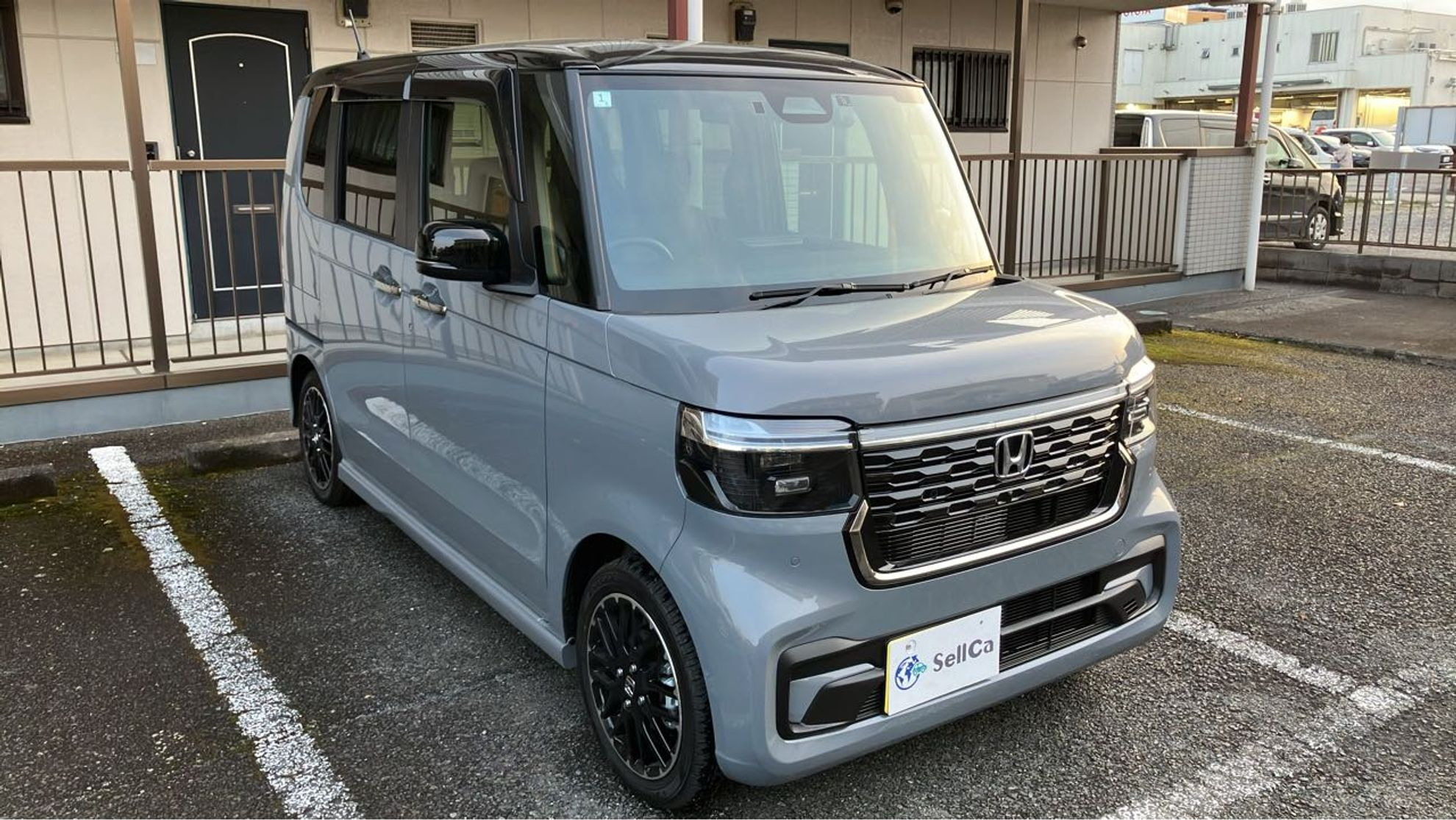 外装右前