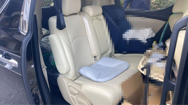 内装後方シート