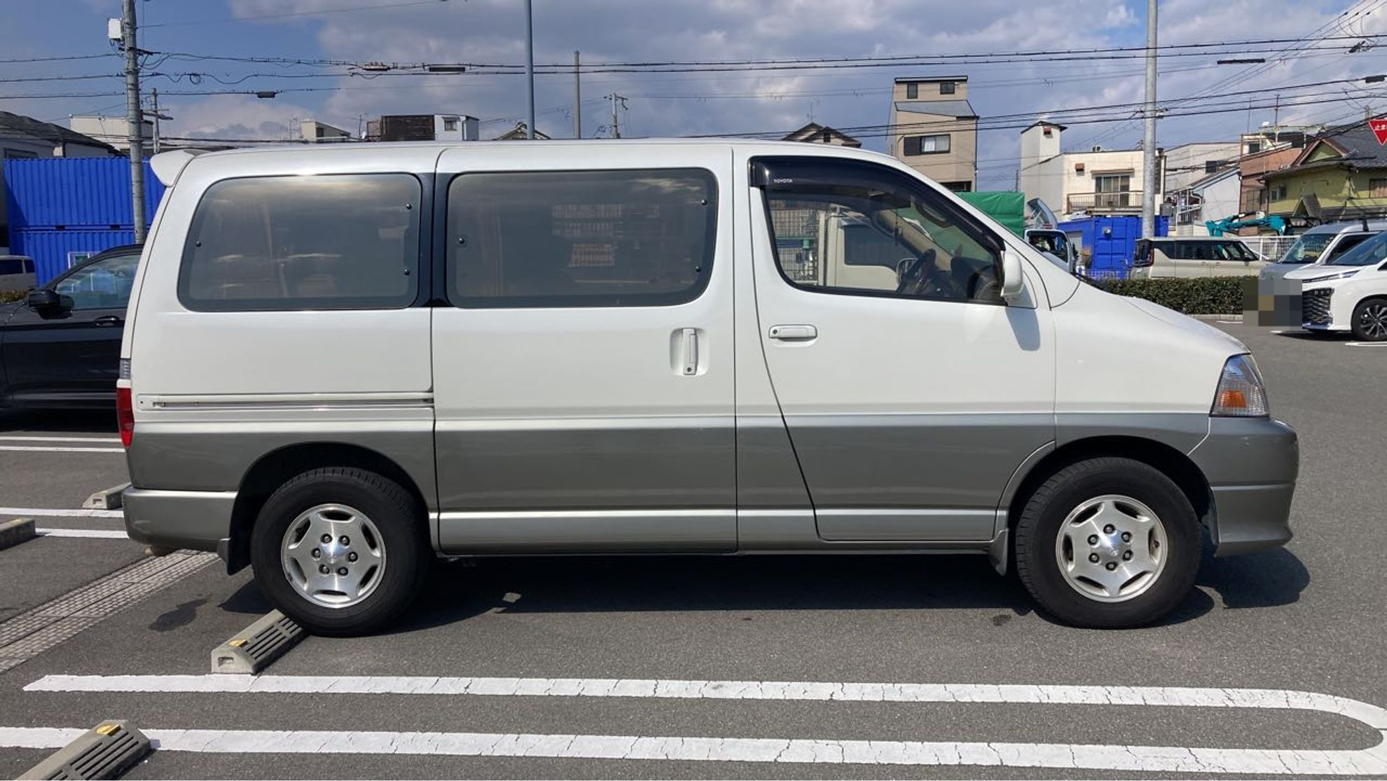 外装右