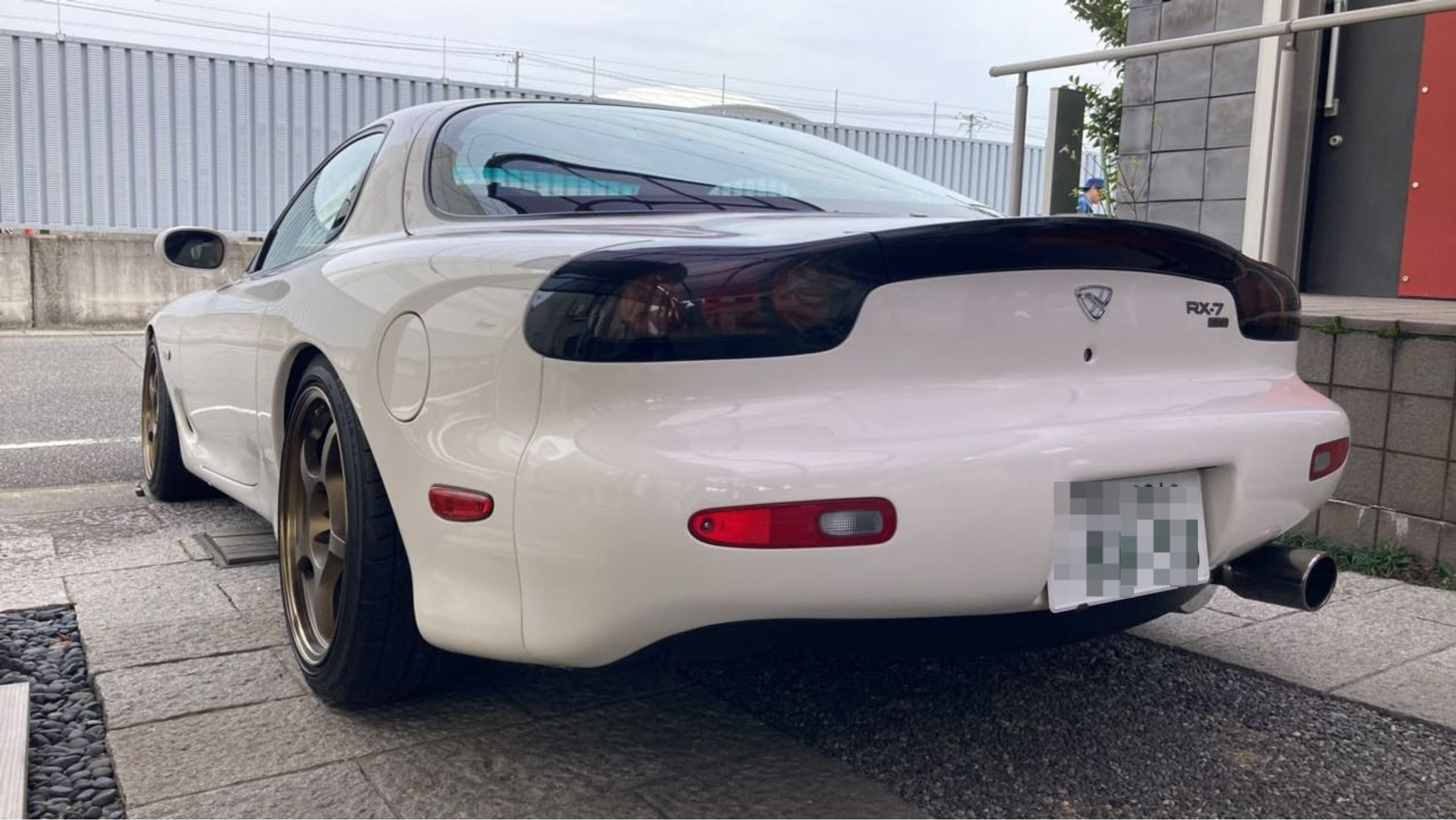 外装左後方