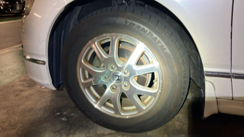 タイヤホイール前