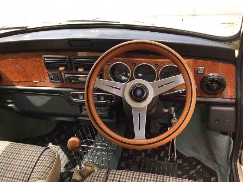 内装インパネ全体