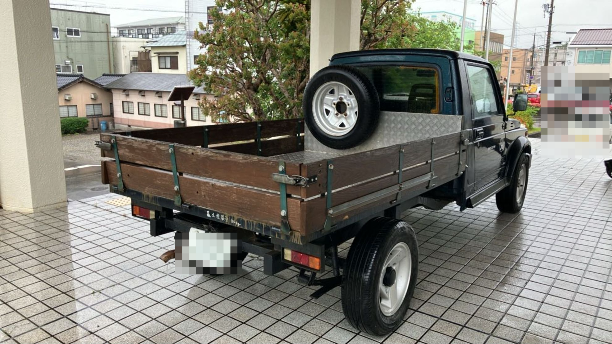 外装右後