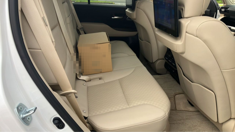 内装後方シート