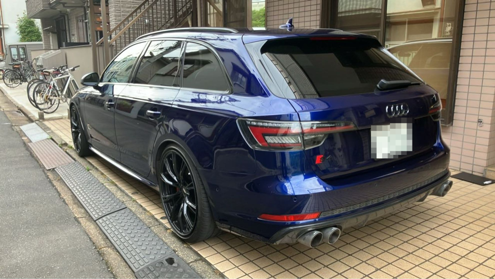 外装左後方