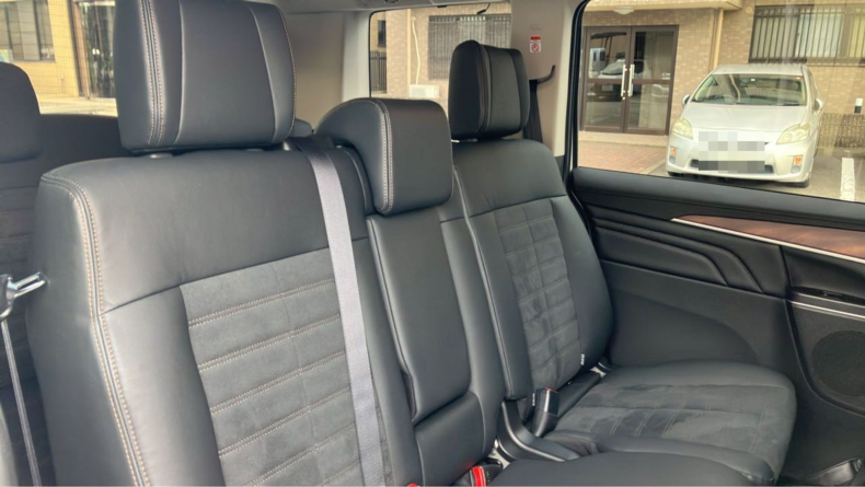 内装後方シート