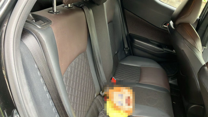 内装後方シート