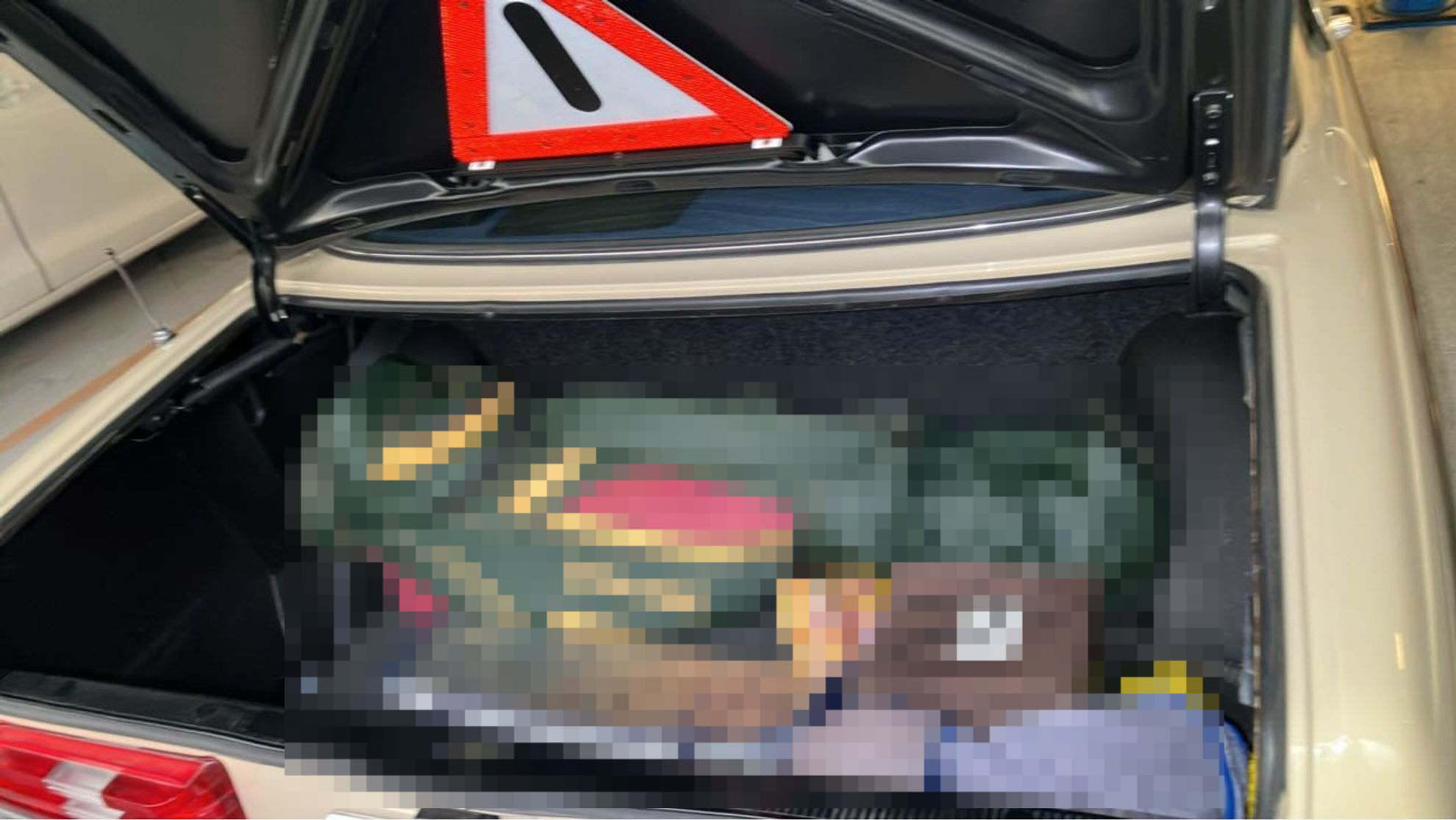 内装トランク