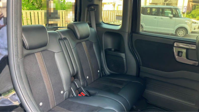 内装後方シート