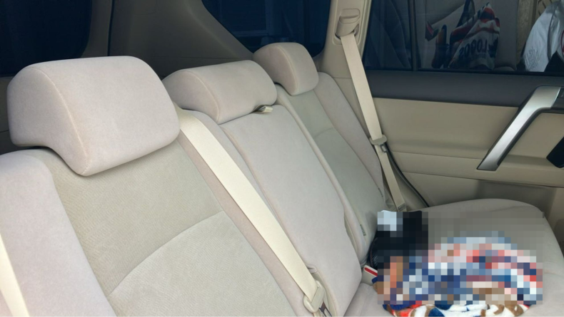 内装後方シート