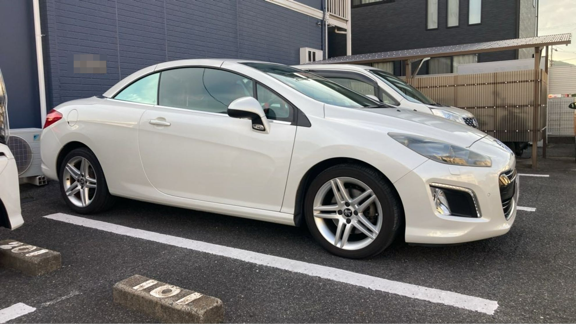 外装右