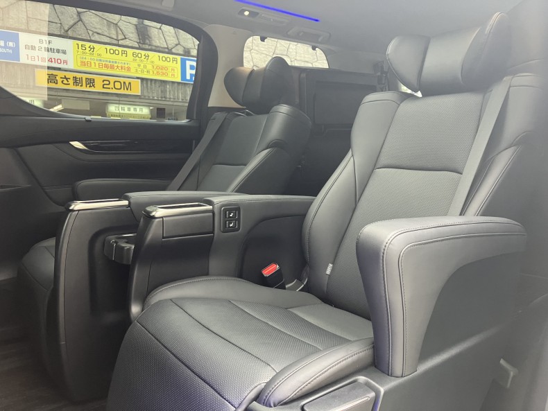 内装後方シート