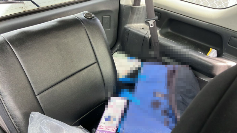 内装後方シート