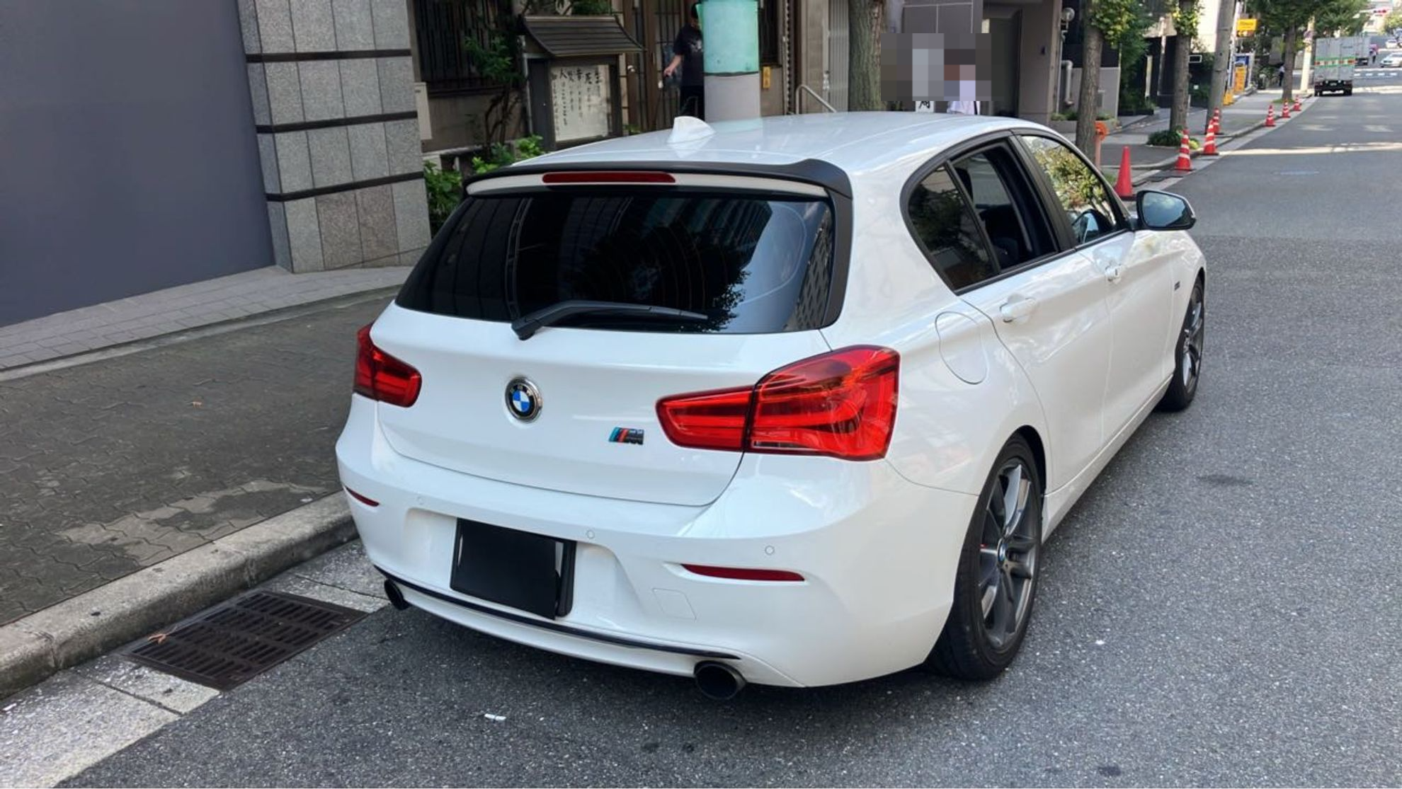 外装右後