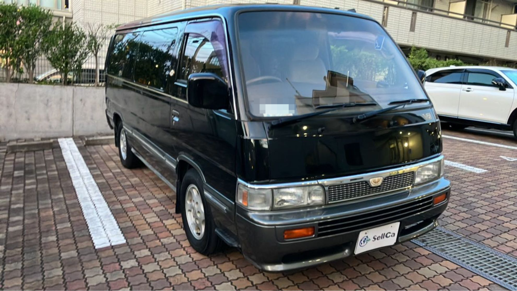 外装右前