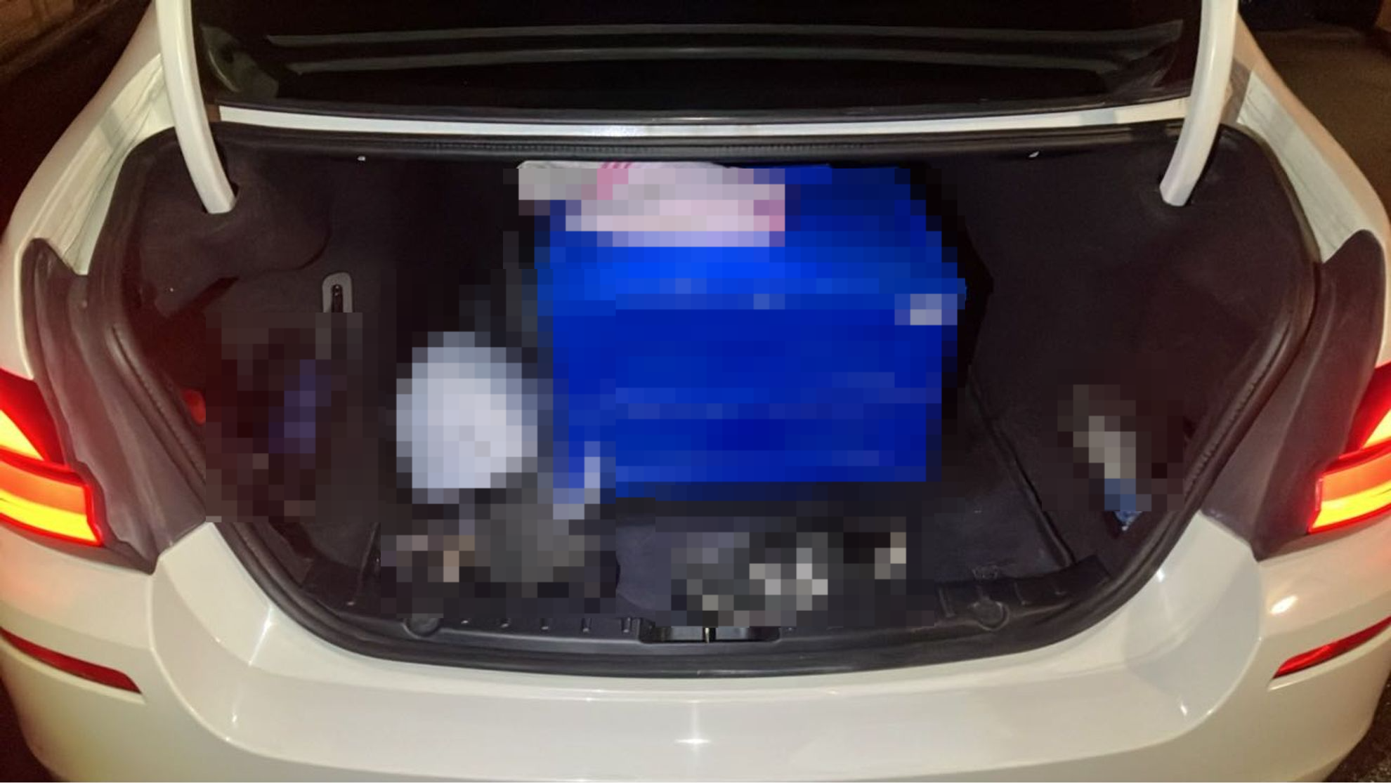内装トランク