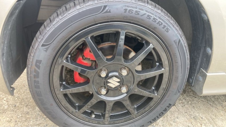 タイヤホイール前