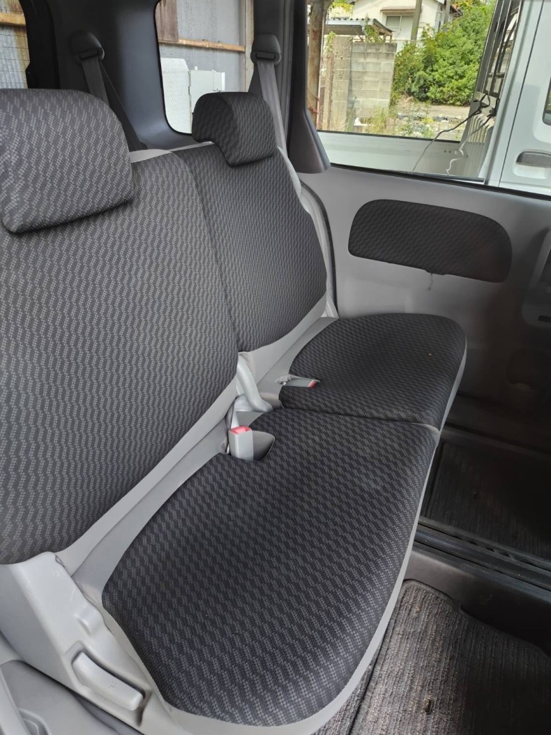 内装後方シート