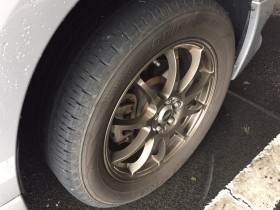 タイヤホイール前