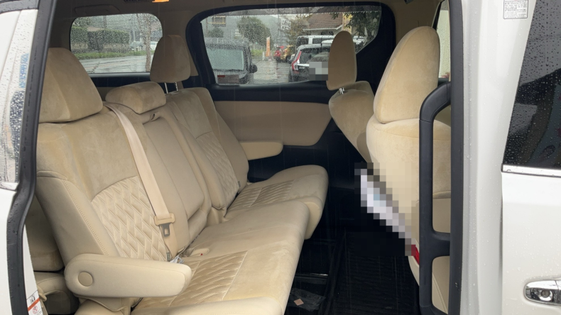 内装後方シート