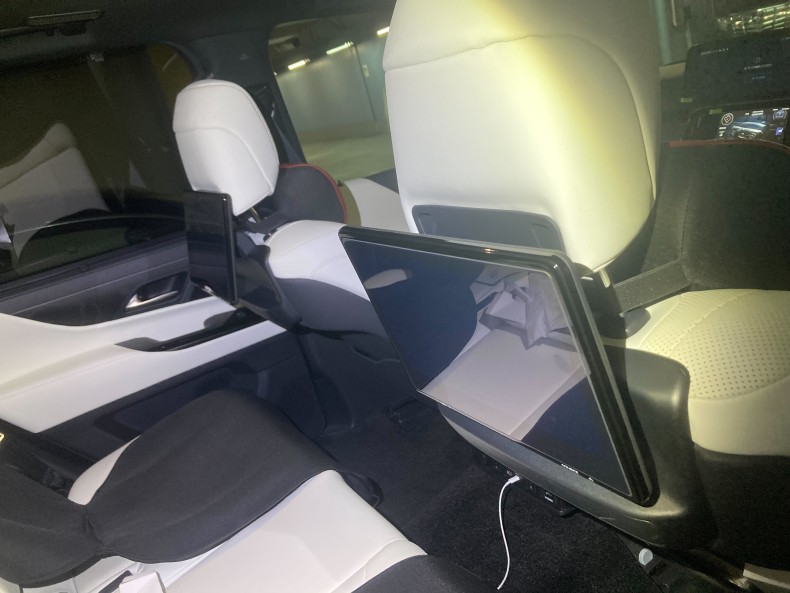 内装後方シート