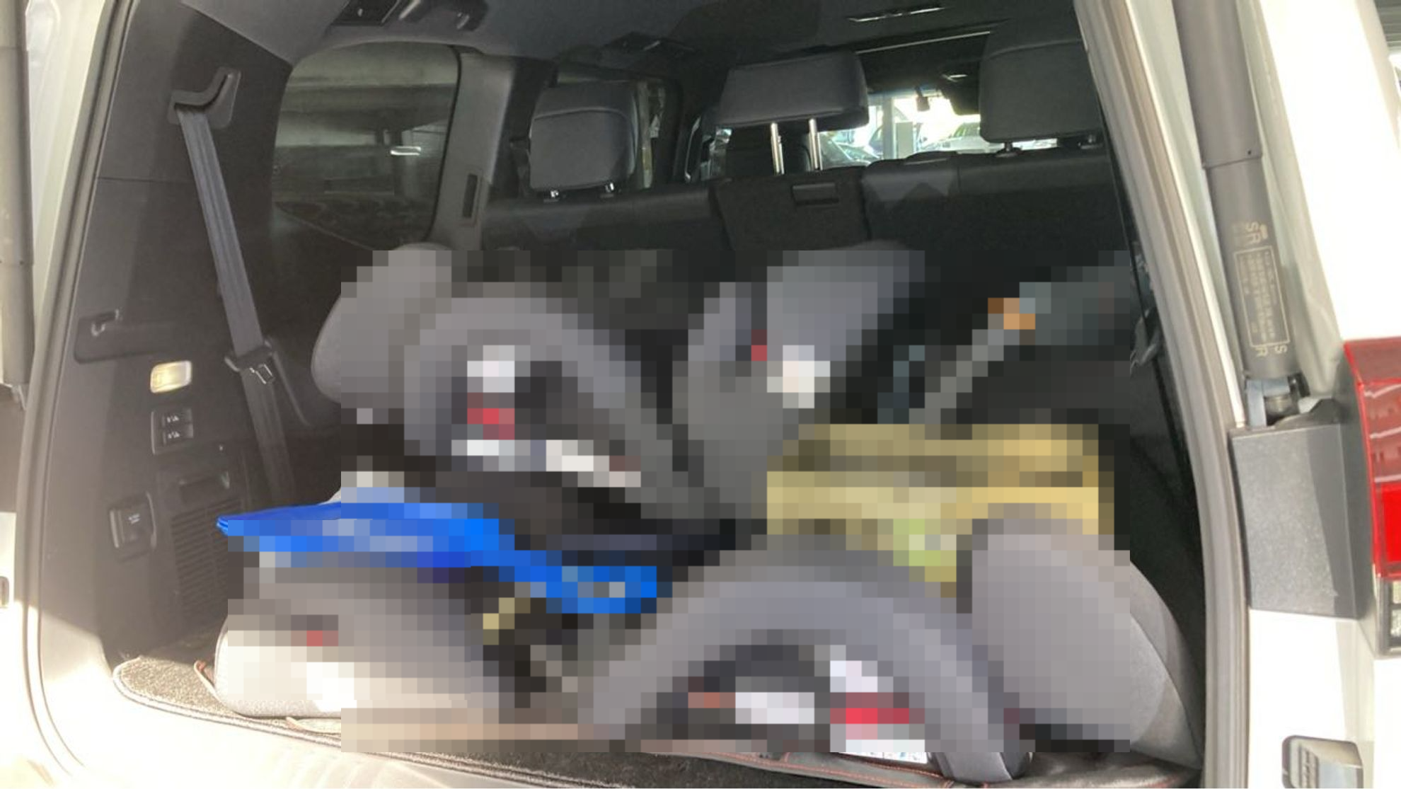 内装トランク