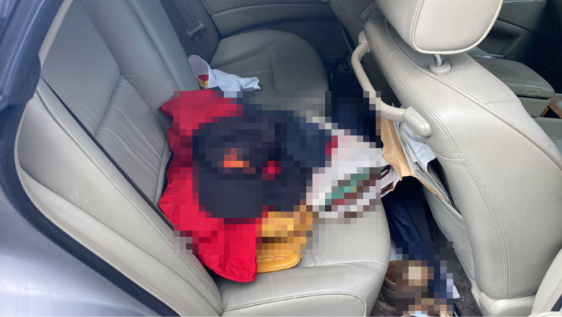 内装後方シート