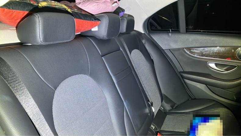 内装後方シート