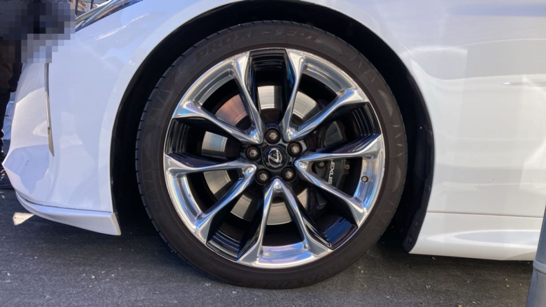 タイヤホイール前