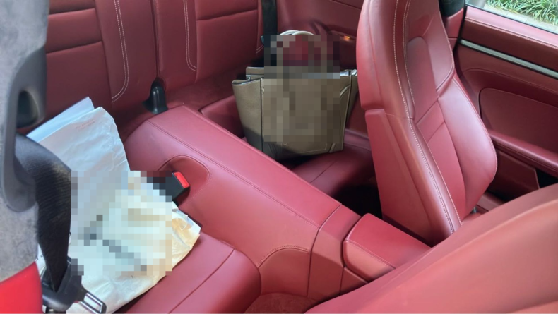 内装後方シート