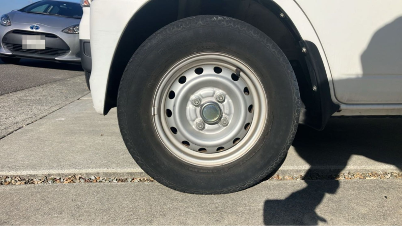 タイヤホイール前