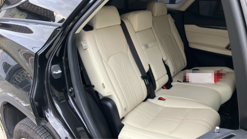 内装後方シート