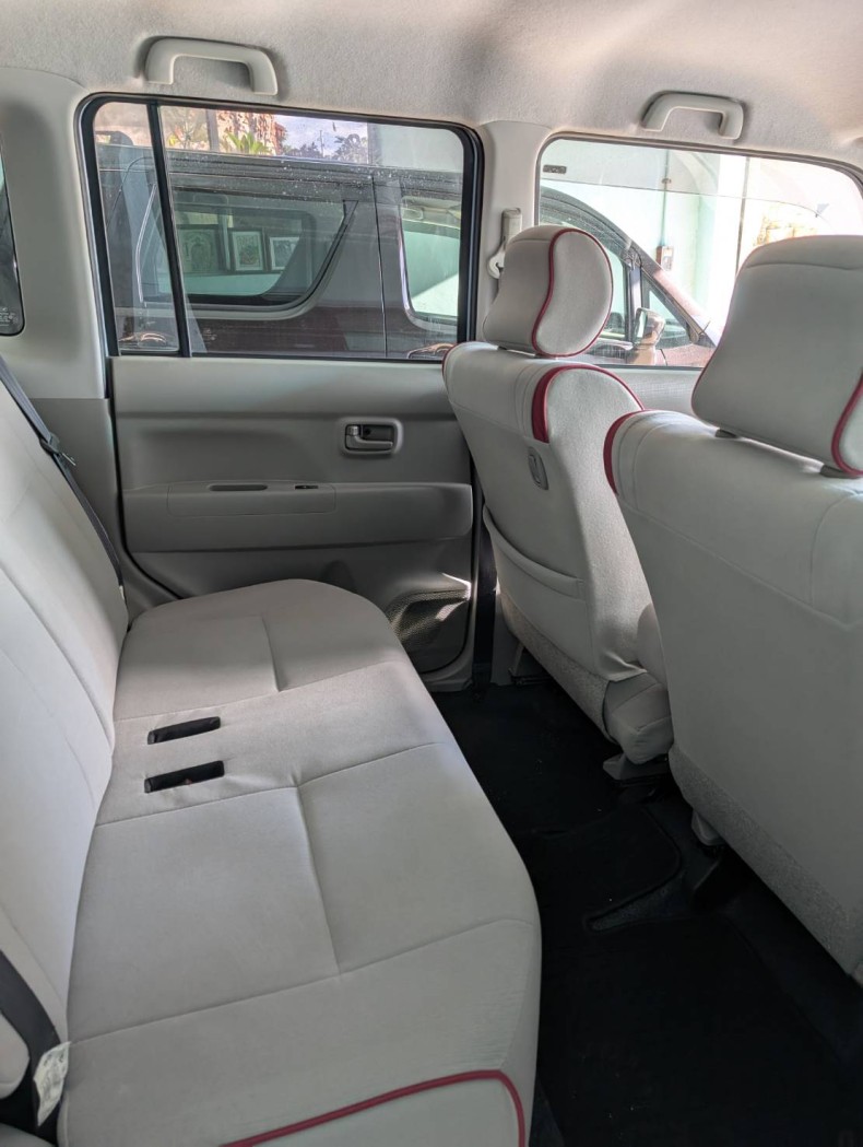 内装後方シート