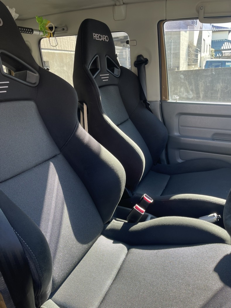 内装後方シート