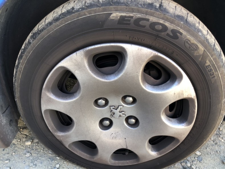 タイヤホイール前