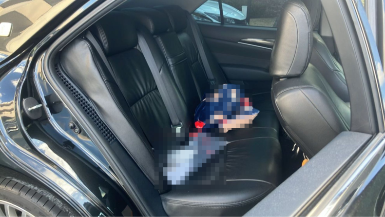 内装後方シート