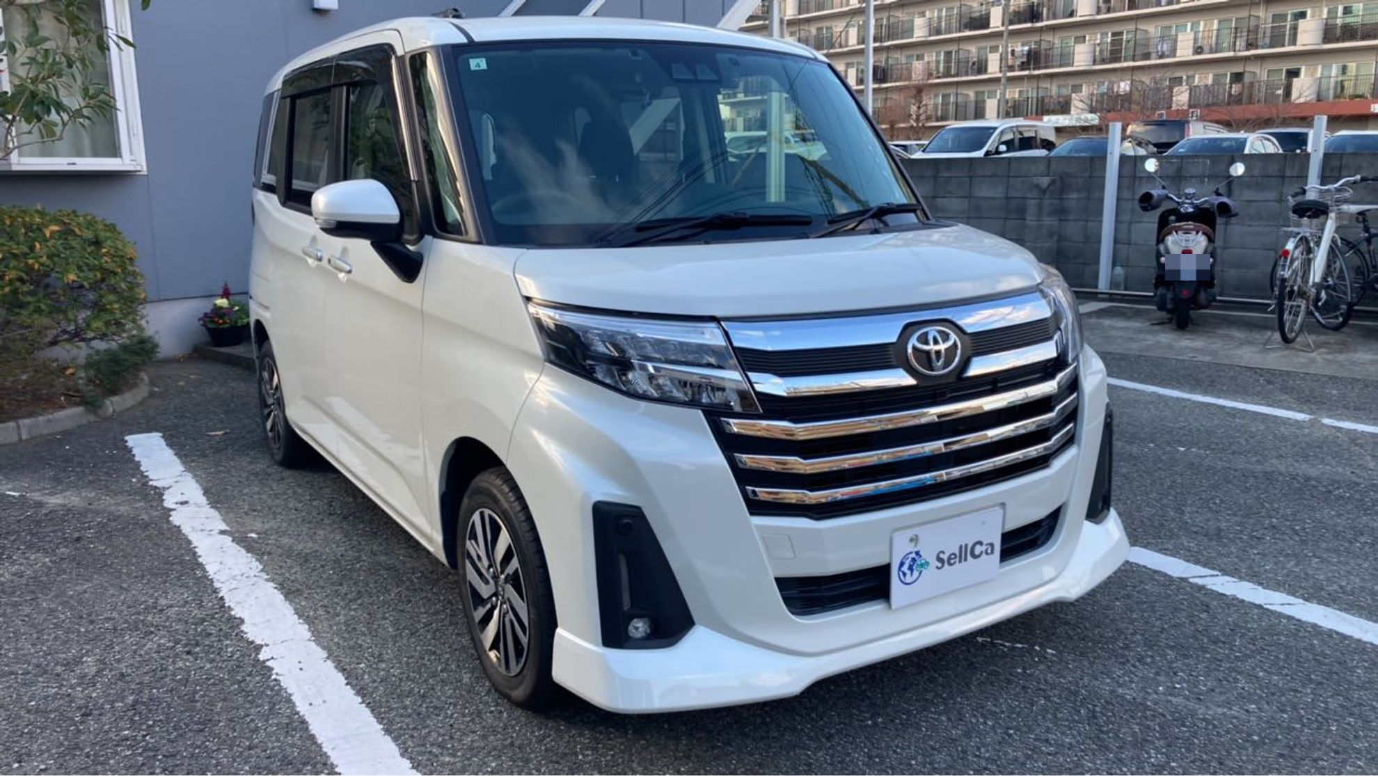 外装右前