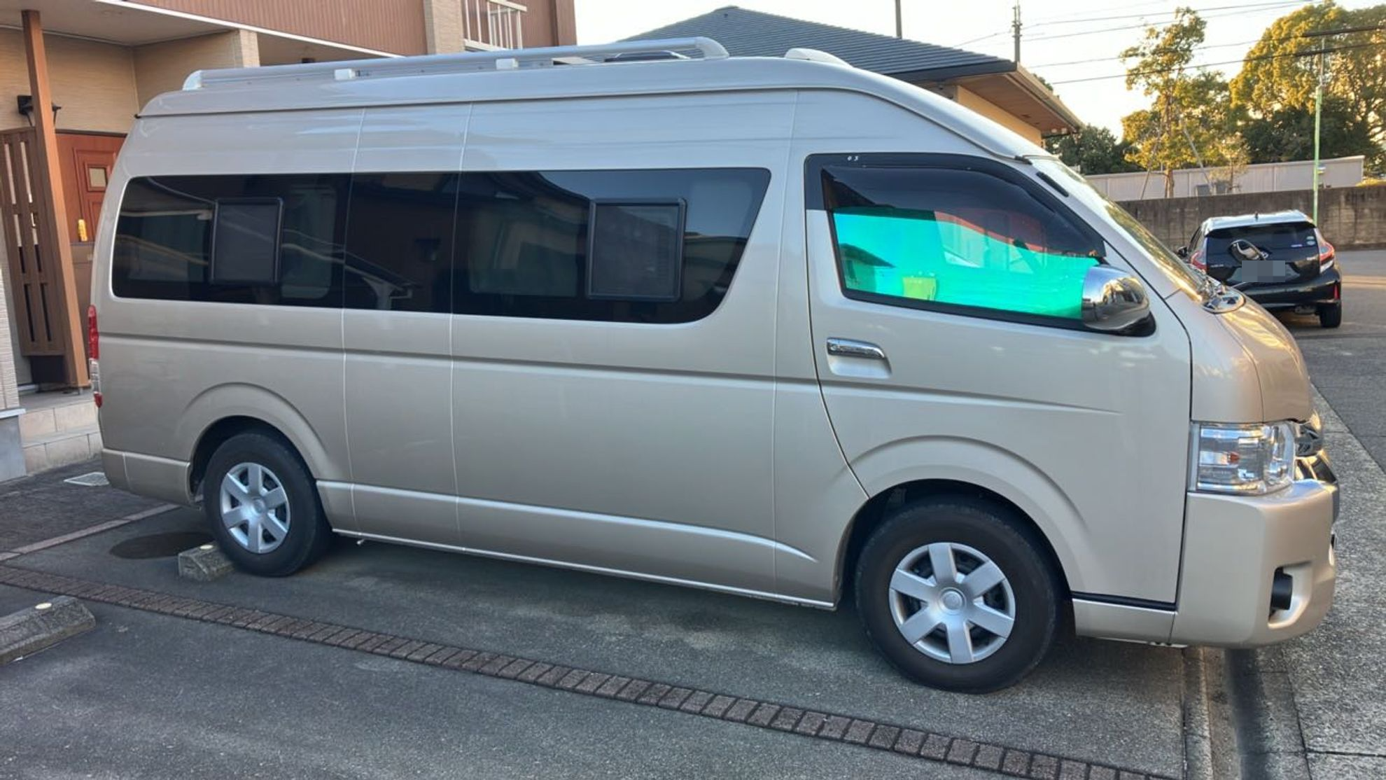 外装右