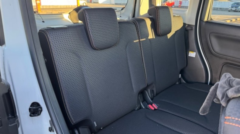 内装後方シート