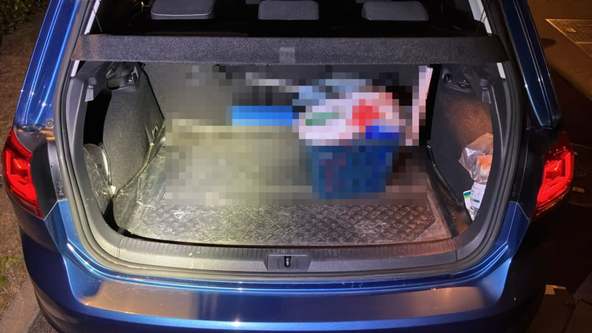内装トランク
