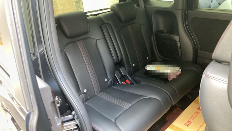内装後方シート