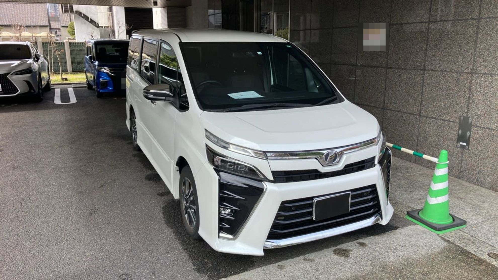 外装右前