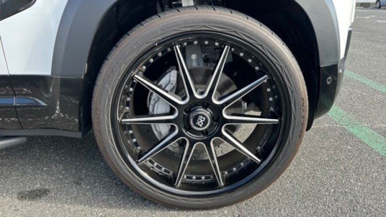 タイヤホイール前